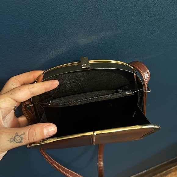 Short strap brown purse - Picture 2 of 3